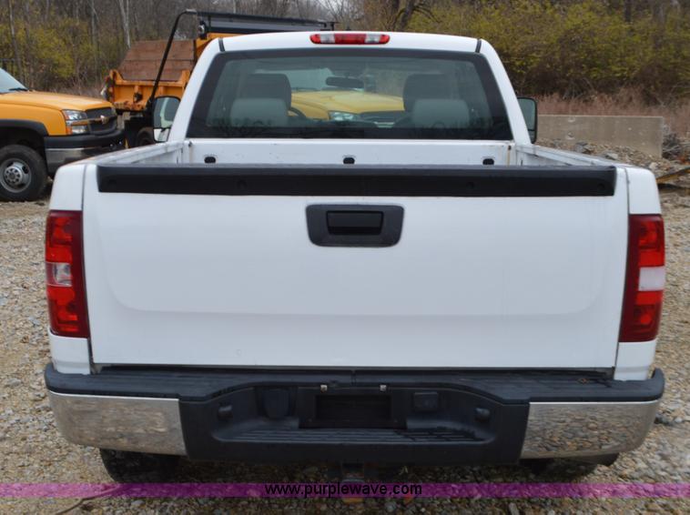 image for item L4552 2009 Chevrolet Silverado 1500 Ext. Cab pickup truck