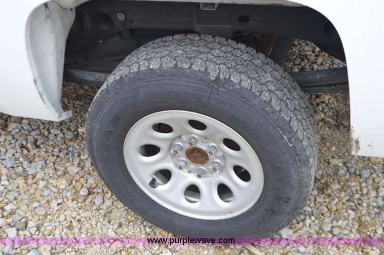 image for item L4552 2009 Chevrolet Silverado 1500 Ext. Cab pickup truck