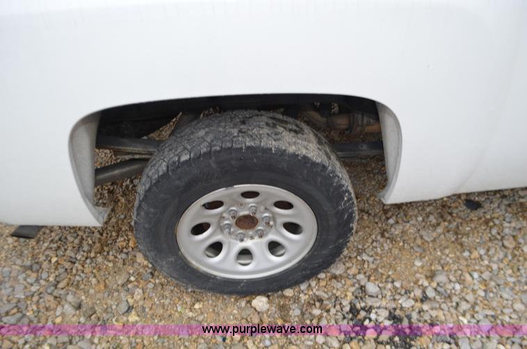 image for item L4552 2009 Chevrolet Silverado 1500 Ext. Cab pickup truck