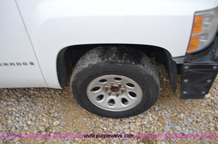 image for item L4552 2009 Chevrolet Silverado 1500 Ext. Cab pickup truck