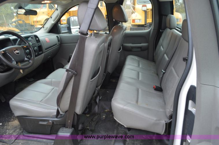 image for item L4552 2009 Chevrolet Silverado 1500 Ext. Cab pickup truck