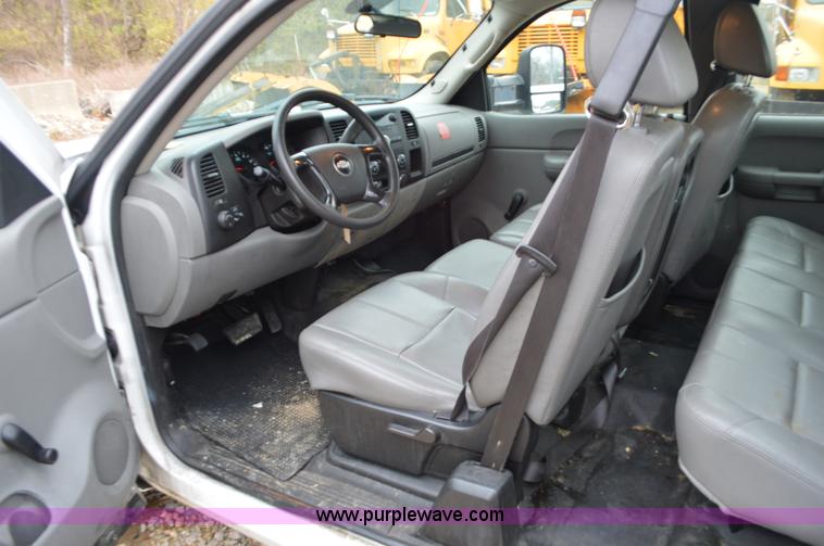 image for item L4552 2009 Chevrolet Silverado 1500 Ext. Cab pickup truck