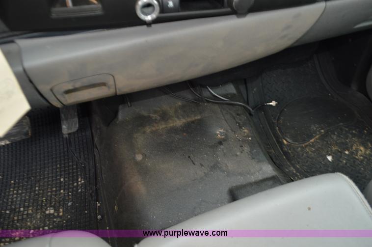 image for item L4552 2009 Chevrolet Silverado 1500 Ext. Cab pickup truck