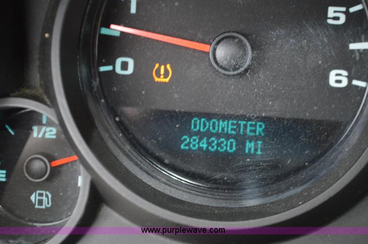 image for item L4552 2009 Chevrolet Silverado 1500 Ext. Cab pickup truck