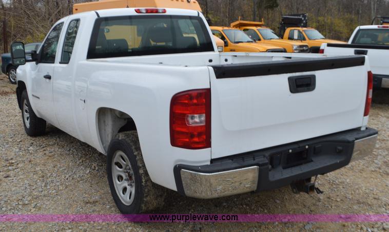 image for item L4553 2009 Chevrolet Silverado 1500 Ext. Cab pickup truck