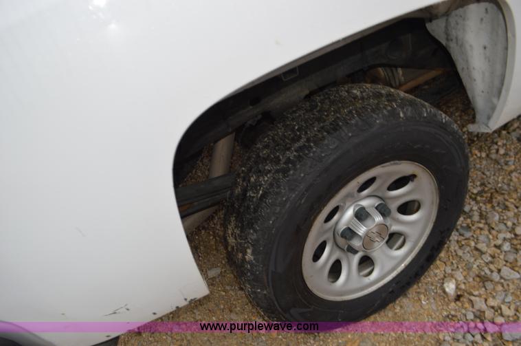 image for item L4553 2009 Chevrolet Silverado 1500 Ext. Cab pickup truck