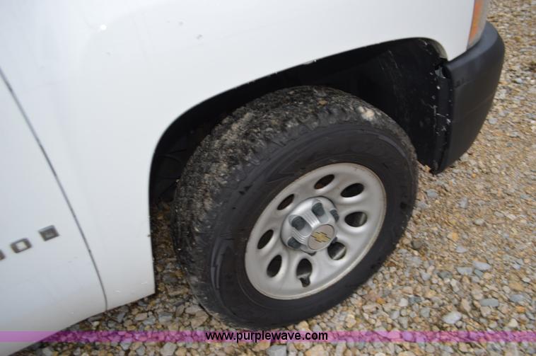 image for item L4553 2009 Chevrolet Silverado 1500 Ext. Cab pickup truck