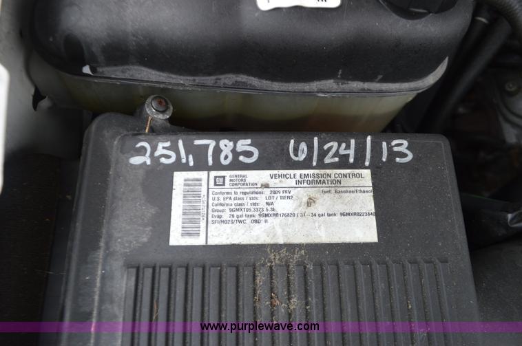 image for item L4553 2009 Chevrolet Silverado 1500 Ext. Cab pickup truck