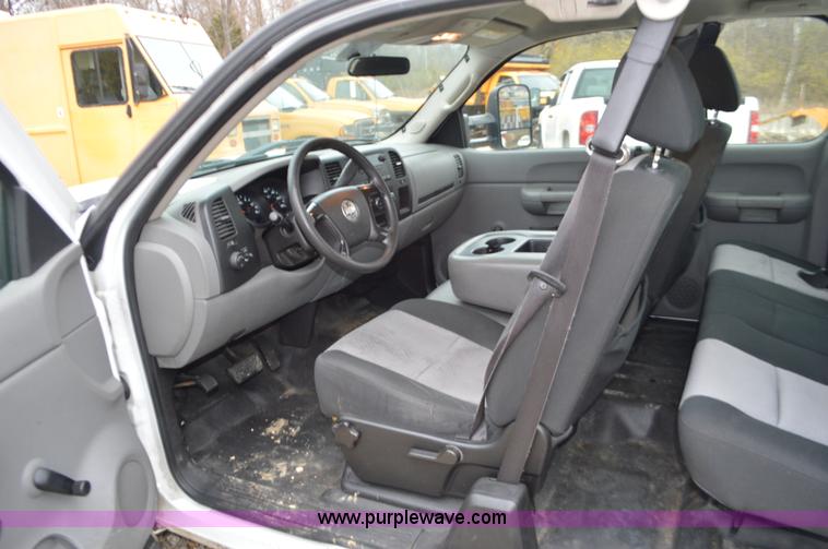 image for item L4553 2009 Chevrolet Silverado 1500 Ext. Cab pickup truck