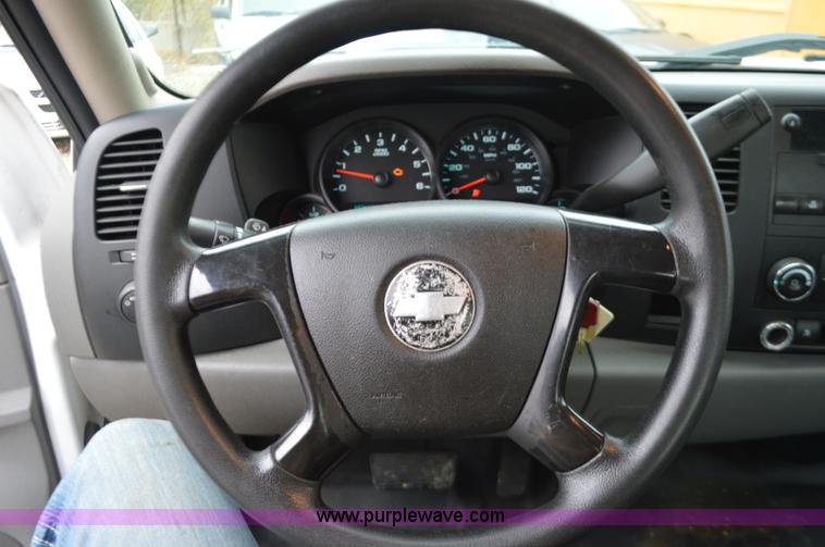 image for item L4553 2009 Chevrolet Silverado 1500 Ext. Cab pickup truck