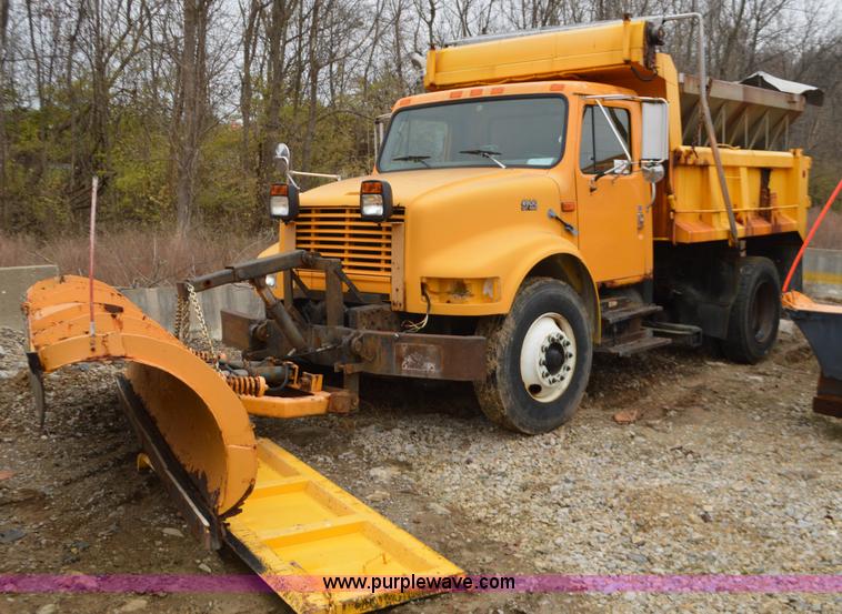 image for item L4554 1997 International 4900 dump truck