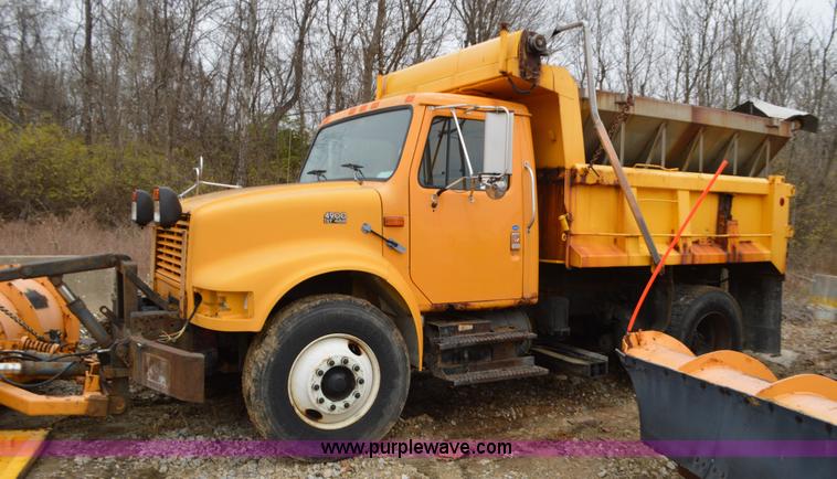 image for item L4554 1997 International 4900 dump truck