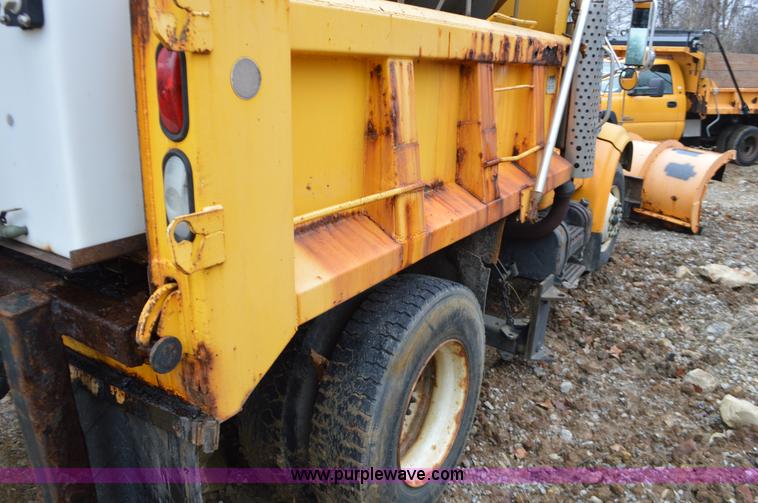 image for item L4554 1997 International 4900 dump truck