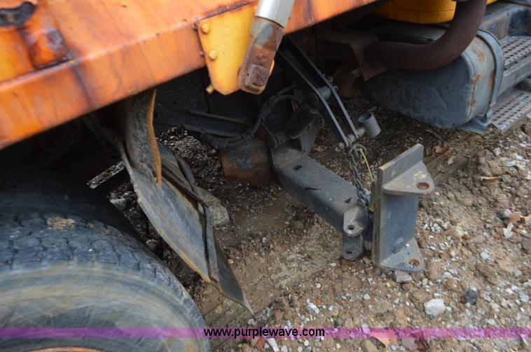 image for item L4554 1997 International 4900 dump truck