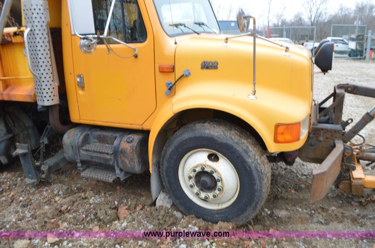 image for item L4554 1997 International 4900 dump truck