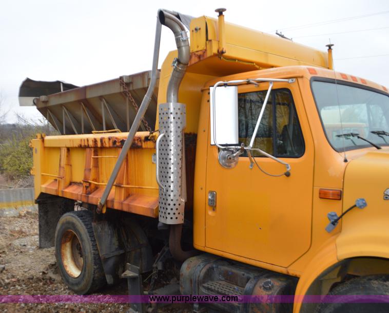 image for item L4554 1997 International 4900 dump truck