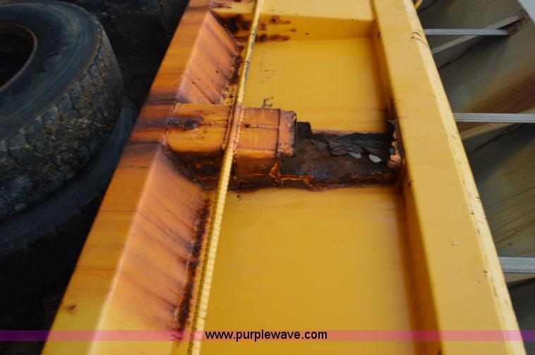 image for item L4554 1997 International 4900 dump truck