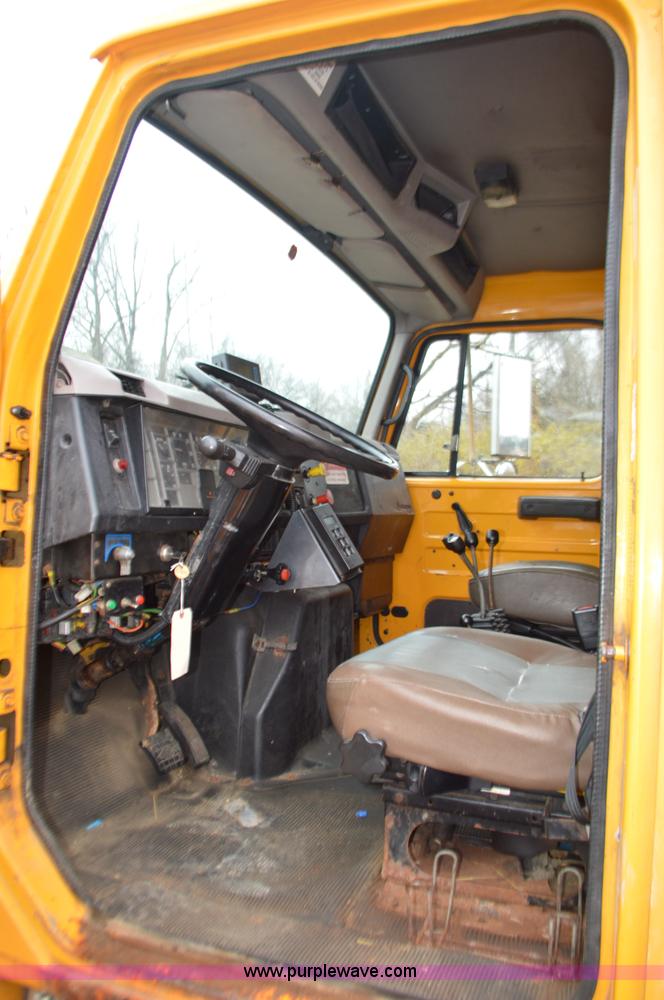 image for item L4554 1997 International 4900 dump truck