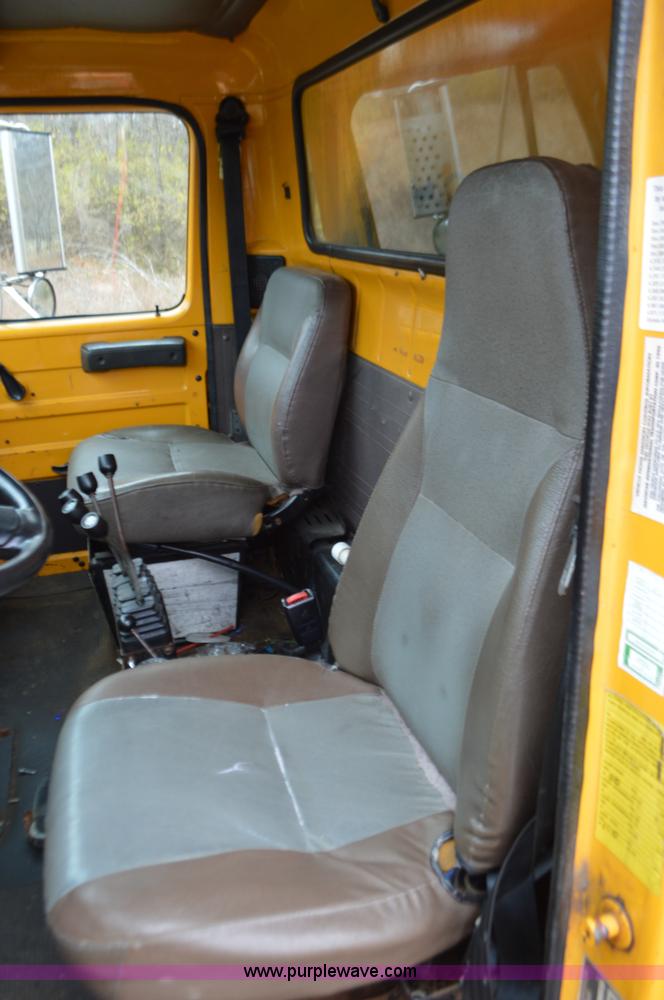 image for item L4554 1997 International 4900 dump truck