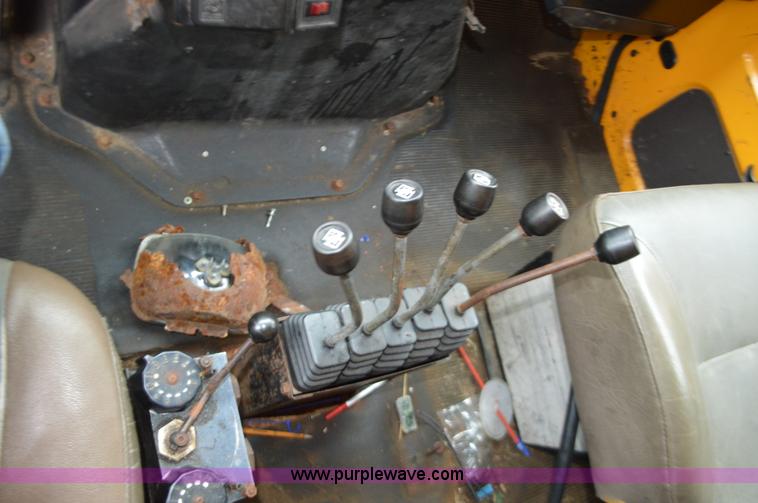 image for item L4554 1997 International 4900 dump truck