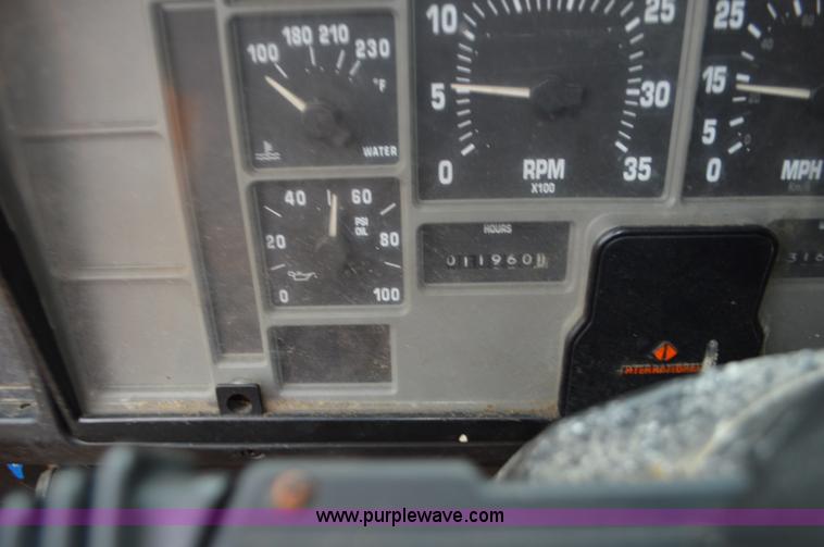 image for item L4554 1997 International 4900 dump truck