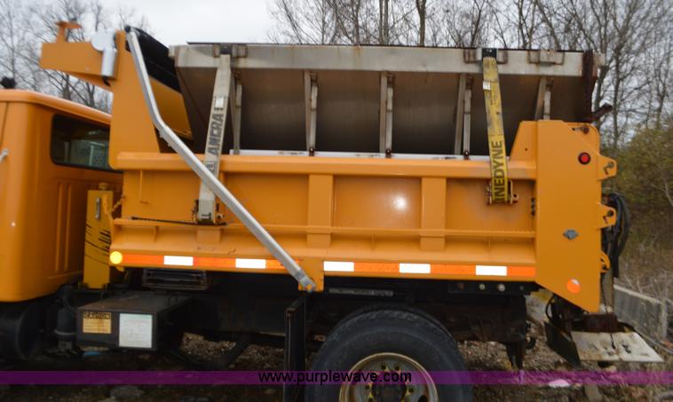 image for item L4555 2000 International 4900 dump truck