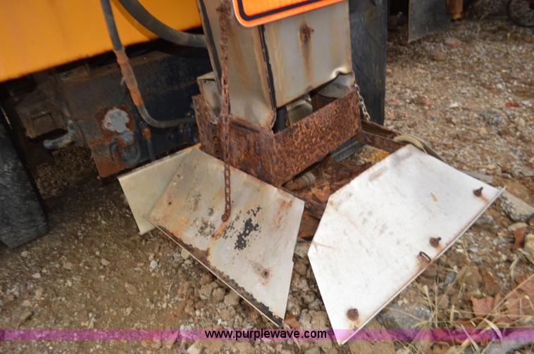 image for item L4555 2000 International 4900 dump truck