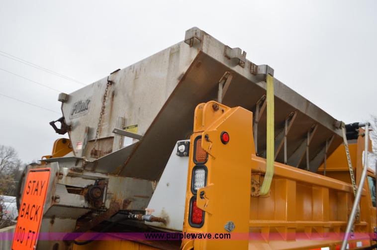 image for item L4555 2000 International 4900 dump truck