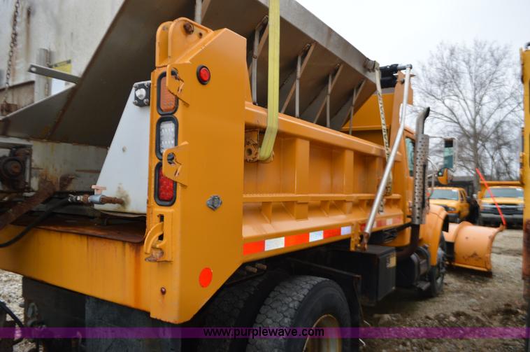 image for item L4555 2000 International 4900 dump truck