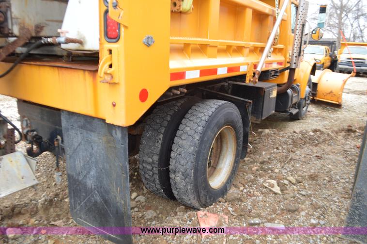 image for item L4555 2000 International 4900 dump truck
