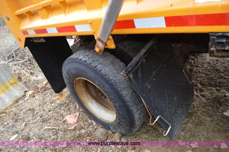 image for item L4555 2000 International 4900 dump truck