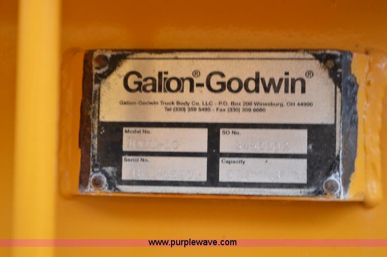 image for item L4555 2000 International 4900 dump truck