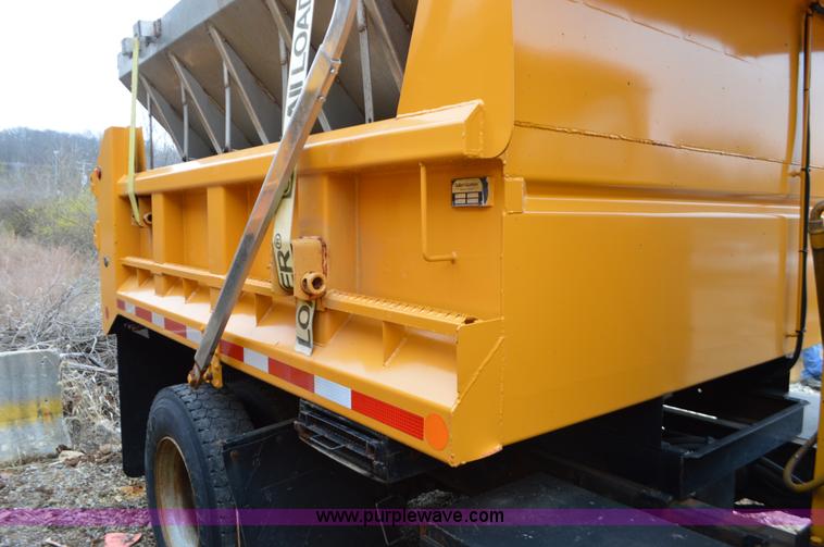 image for item L4555 2000 International 4900 dump truck