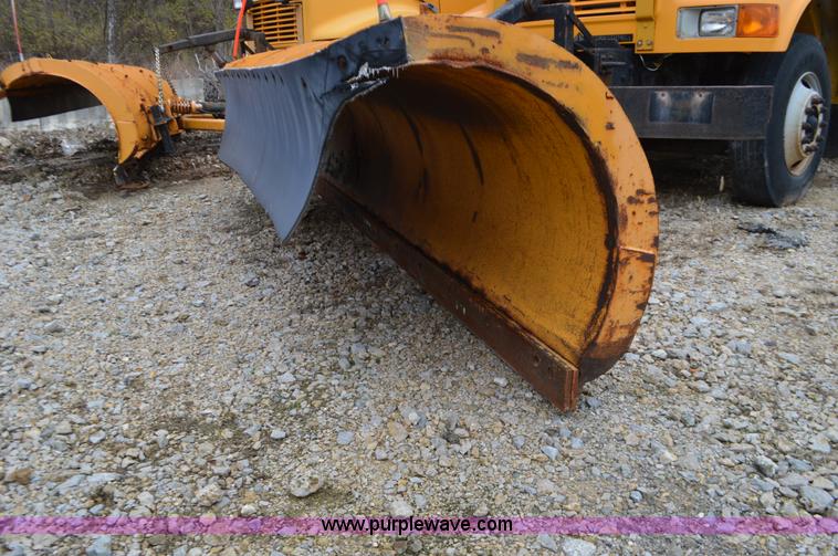 image for item L4555 2000 International 4900 dump truck