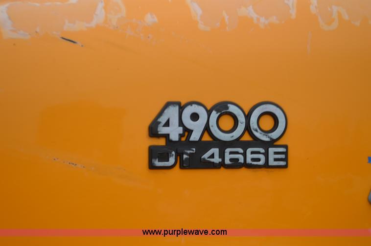 image for item L4555 2000 International 4900 dump truck