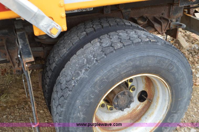 image for item L4555 2000 International 4900 dump truck