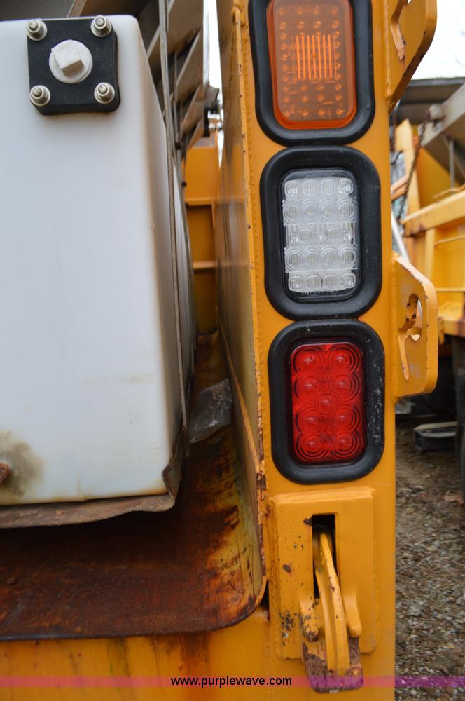 image for item L4555 2000 International 4900 dump truck