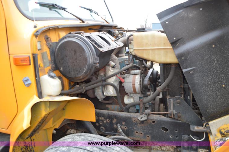 image for item L4555 2000 International 4900 dump truck