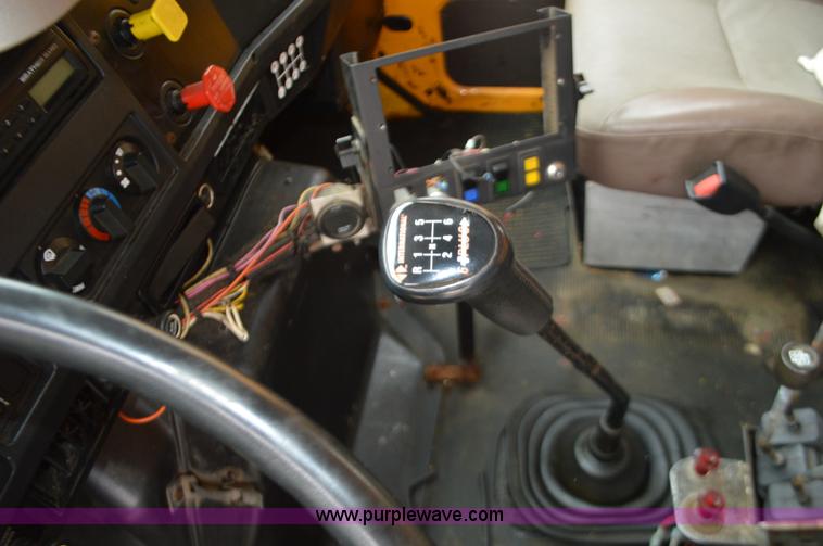 image for item L4555 2000 International 4900 dump truck