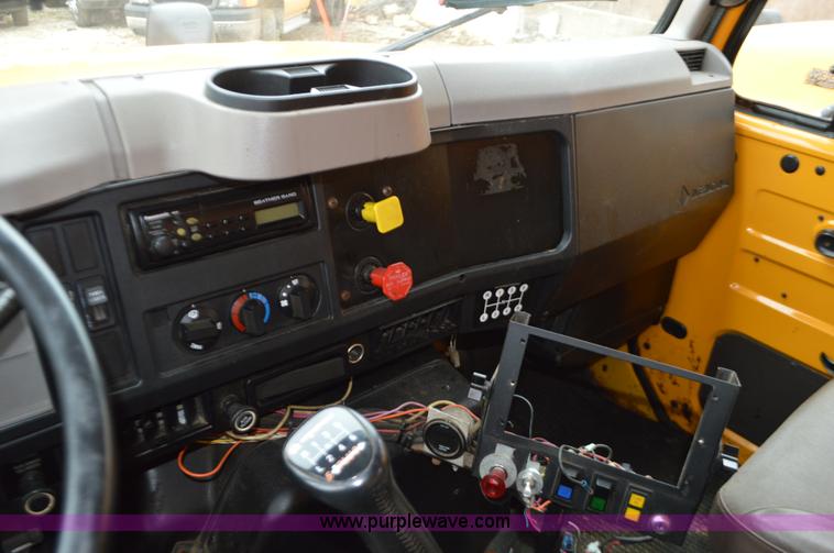 image for item L4555 2000 International 4900 dump truck