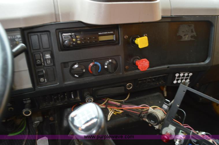 image for item L4555 2000 International 4900 dump truck