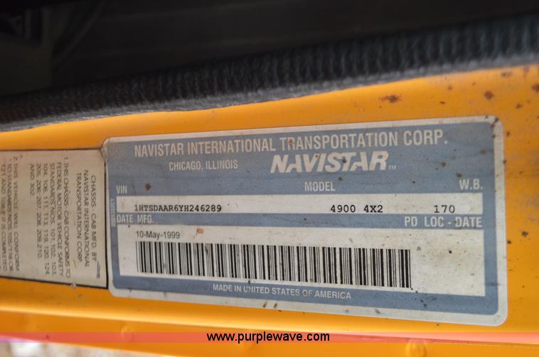 image for item L4555 2000 International 4900 dump truck