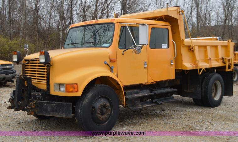 image for item L4556 1997 International 4900 dump truck