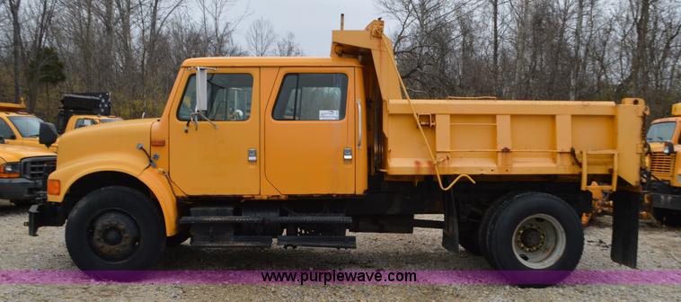 image for item L4556 1997 International 4900 dump truck