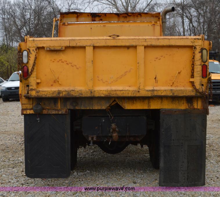 image for item L4556 1997 International 4900 dump truck