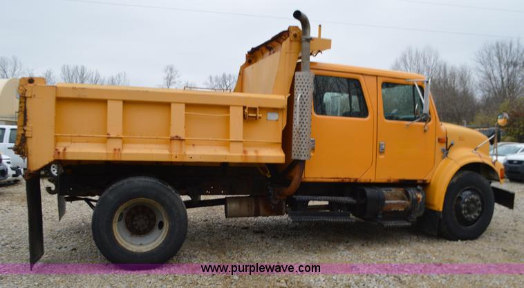 image for item L4556 1997 International 4900 dump truck