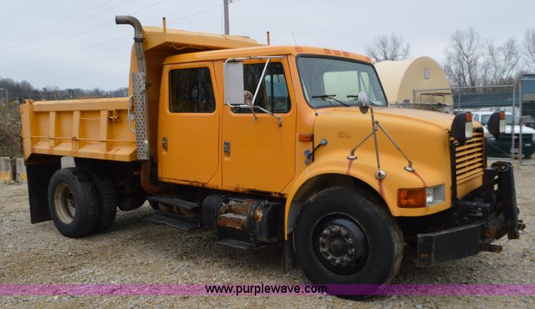 image for item L4556 1997 International 4900 dump truck