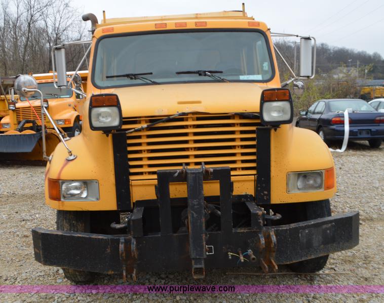 image for item L4556 1997 International 4900 dump truck