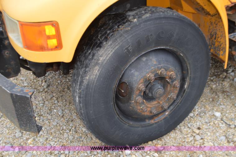 image for item L4556 1997 International 4900 dump truck