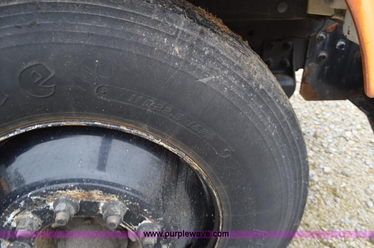 image for item L4556 1997 International 4900 dump truck